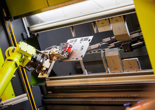 SafanDarley R-Brake Roboter Abkantpresse